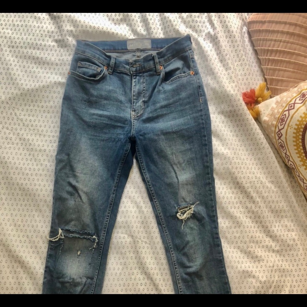 GREAT HEIGHTS FRAYED SKINNY JEAN IN SKY - Picture 2 of 3